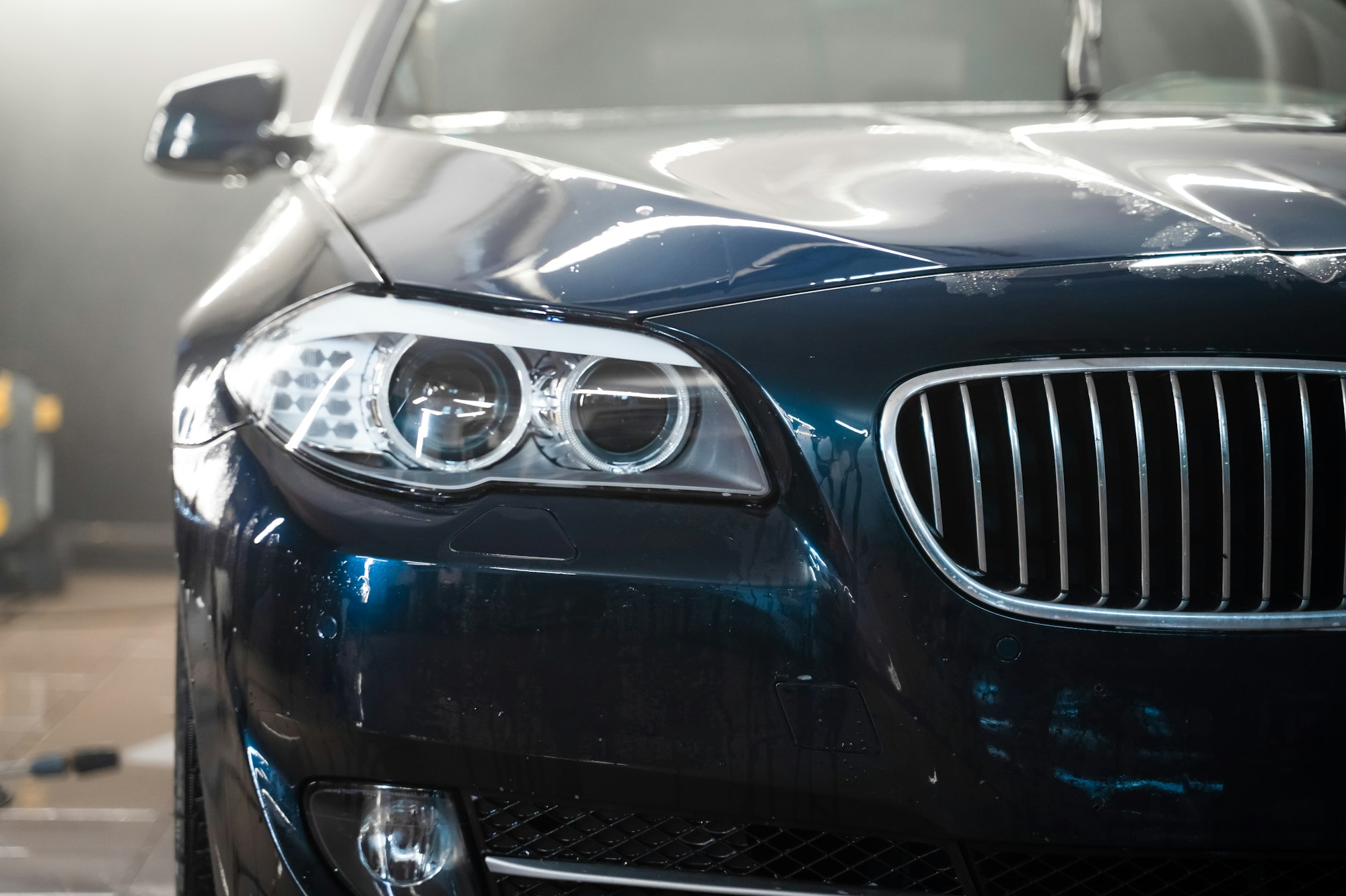 freshly-washed-car-at-car-wash.jpg
